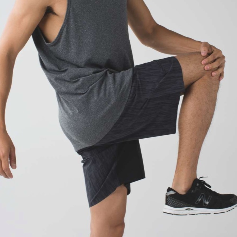 Lululemon Assert Short 9" - image 4